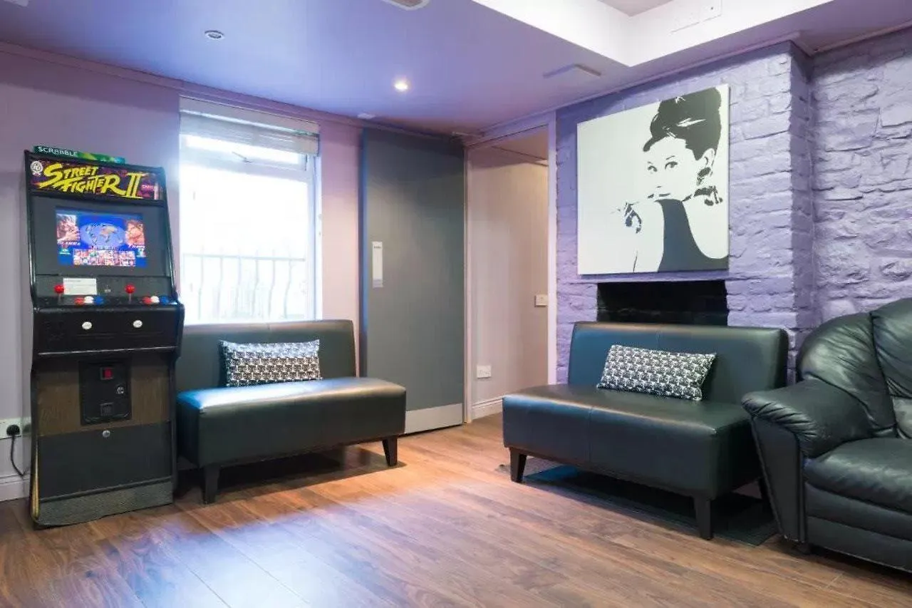 The Times Hostel - Camden Place Dublin