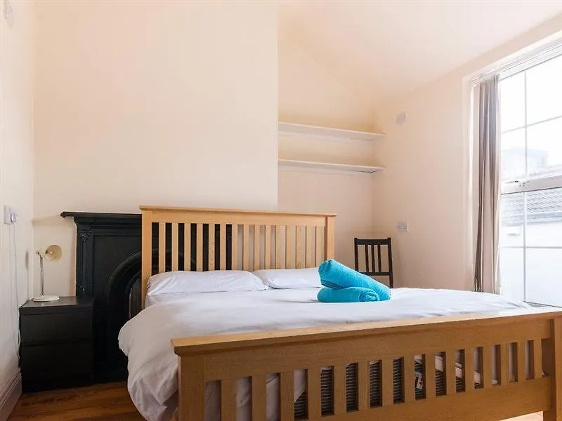 The Times Hostel - Camden Place Dublin Ireland